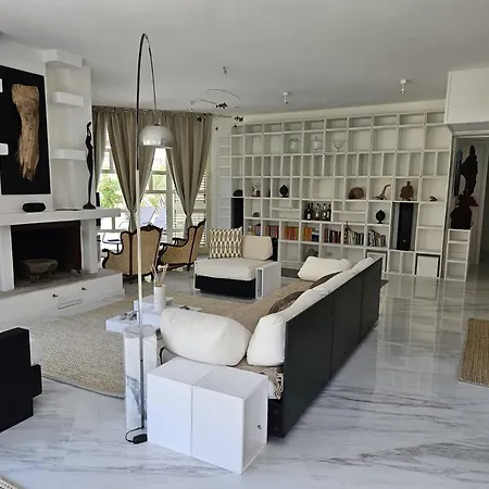 Artist House 陶尔米纳