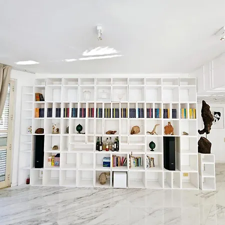 Apartment Artist House *