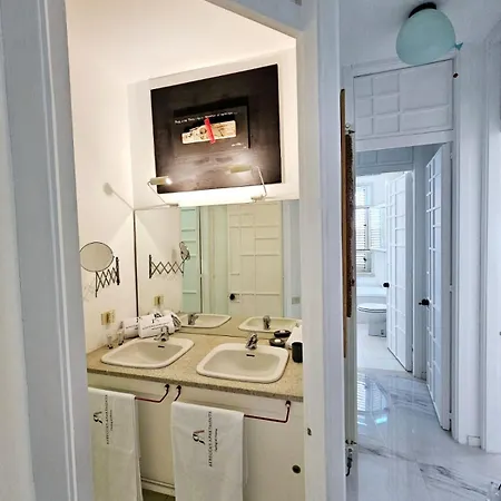 Artist House Apartment