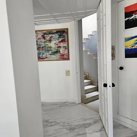 Apartment Artist House