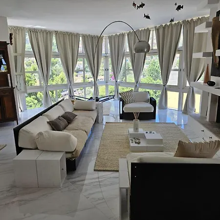 Apartment Artist House *